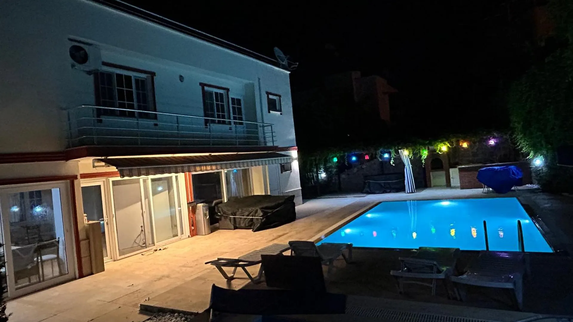 Villa Tuerkan Κουσάντασι